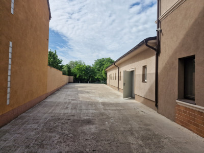 Spatiu comercial cu 16 incaperi - zona Mehala imagine mica 26, foxfort.ro