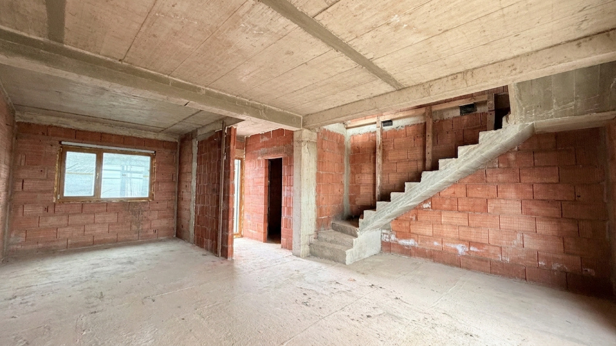 Duplex Mosnita, 4 camere, 2 bai - Toate utilitatile - Drumul Boilor 6, foxfort.ro