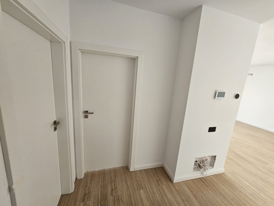 Apartament 2 camere, etaj intermediar, bloc nou, zona Torontalului 10, foxfort.ro