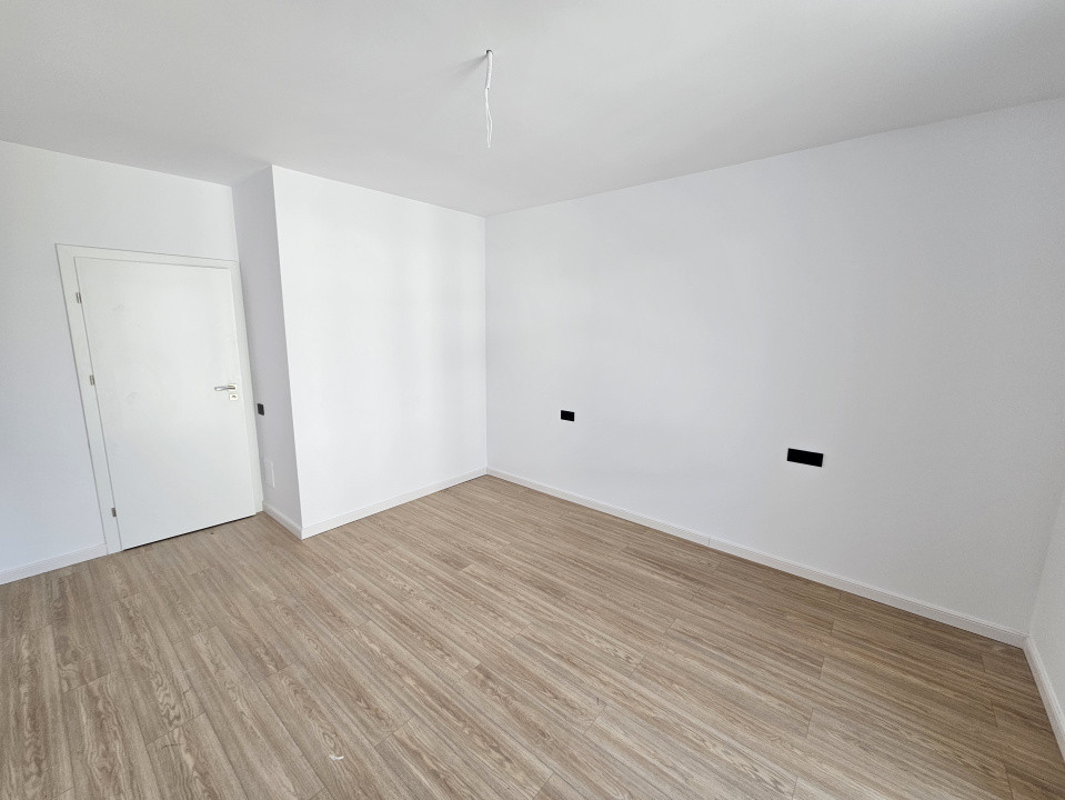Apartament 2 camere, etaj intermediar, bloc nou, zona Torontalului 12, foxfort.ro