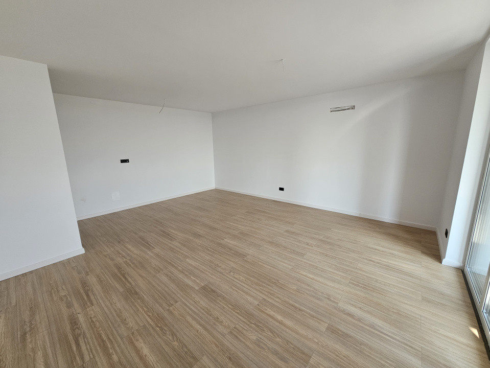 Apartament 3 camere, etaj 1, bloc nou, zona Torontalului 4, foxfort.ro