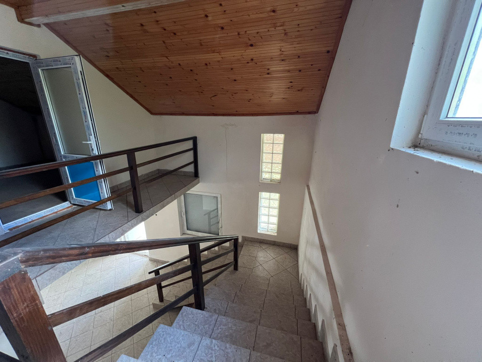 Casa de vanzare in sat de vacanta Groseni 7, foxfort.ro