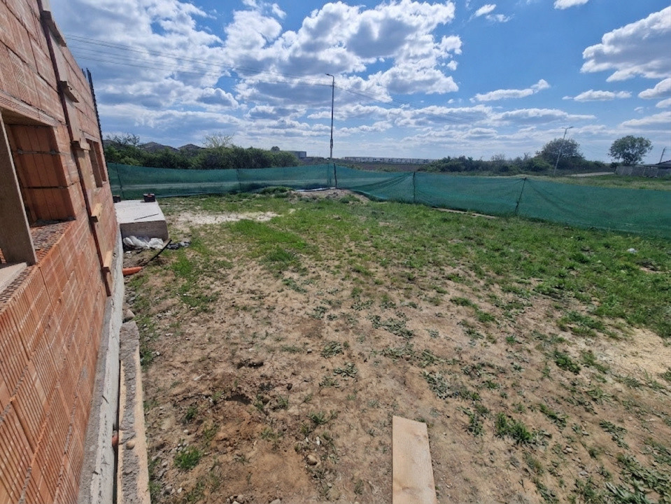 Duplex nou de vanzare cu 3 camere si teren de 300 mp, zona Bucovat 5, foxfort.ro