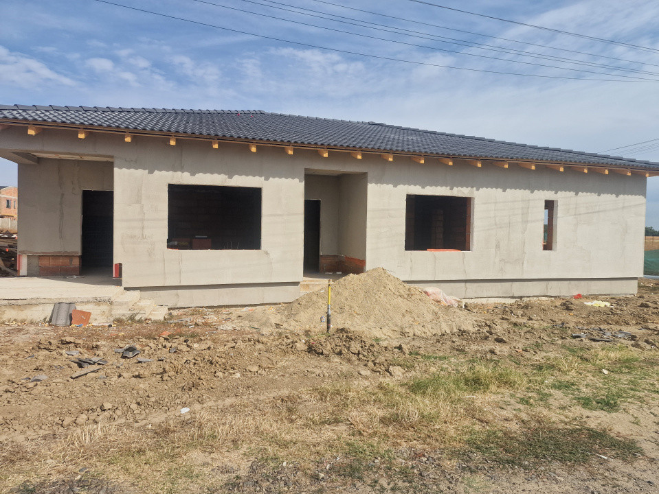 Duplex nou de vanzare cu 3 camere si teren de 300 mp, zona Bucovat 1, foxfort.ro