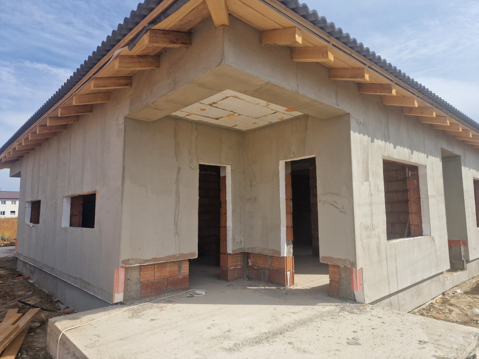 Duplex nou de vanzare cu 3 camere si teren de 300 mp, zona Bucovat 2, foxfort.ro