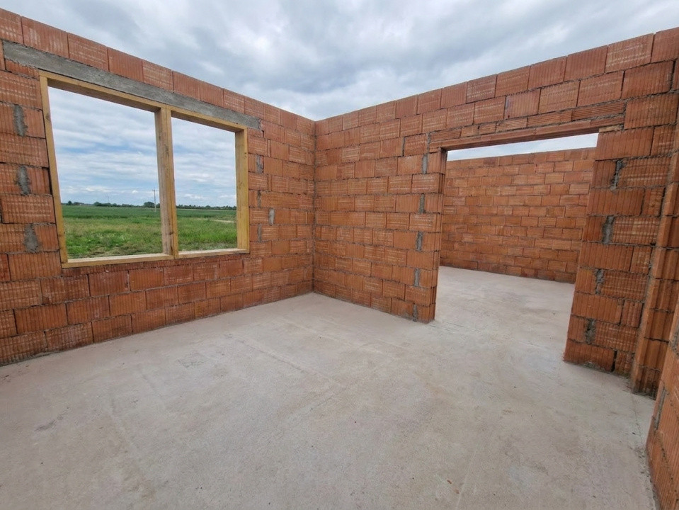 Duplex nou de vanzare cu 3 camere si teren de 300 mp - zona Bucovat 8, foxfort.ro