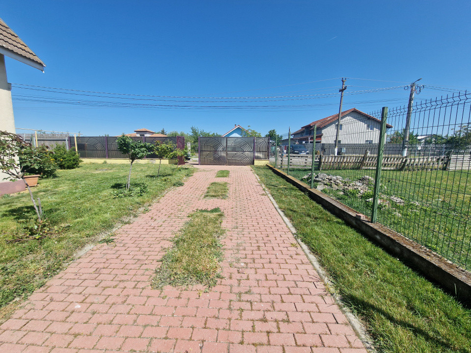 Casa individuala cocheta, cu 4 camere - Remetea Mare 22, foxfort.ro