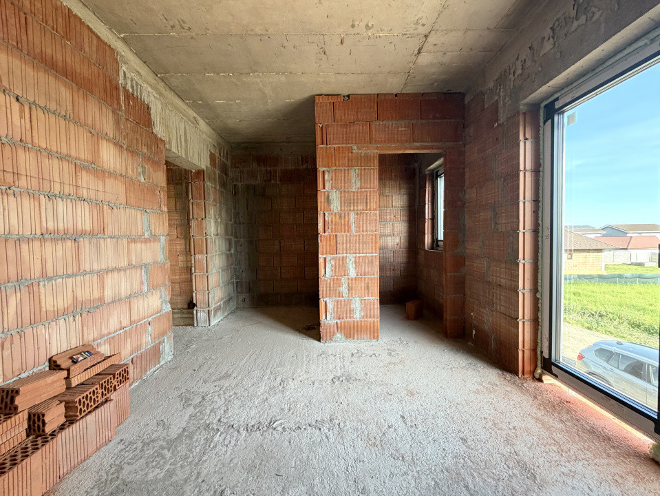 Duplex despartit prin camera tehnica, 5 camere, teren de 308 in Sanandrei 11, foxfort.ro