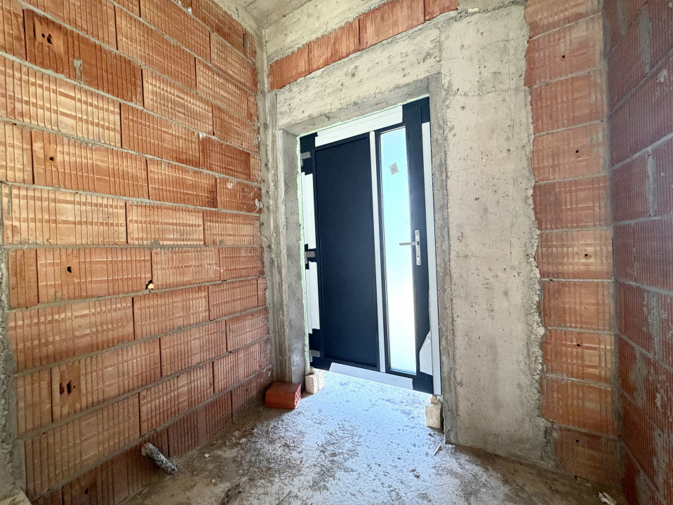 Duplex despartit prin camera tehnica, la cheie, 5 camere, in Sanandrei 15, foxfort.ro