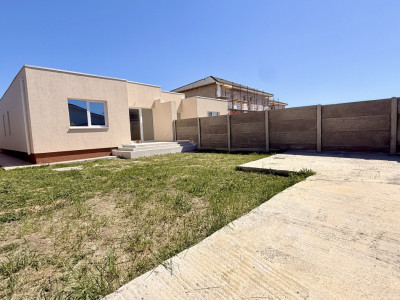 Duplex pe parter, 3 camere + 2 bai - Drumul Boilor - Mosnita
