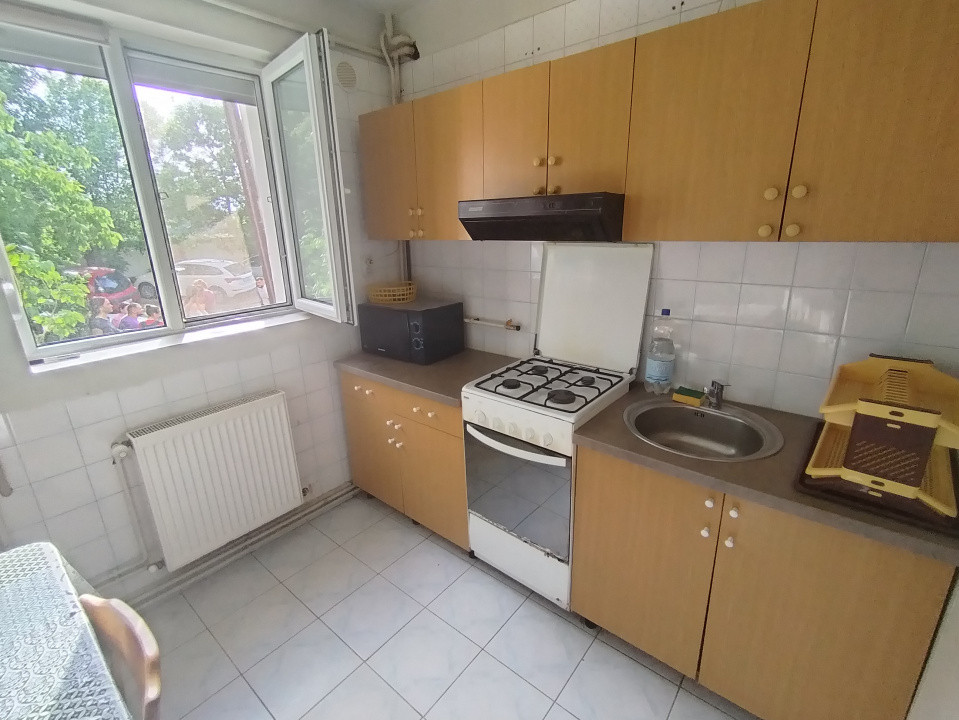 Apartament cu 2 camere de inchiriat in zona Complex Studentesc 4, foxfort.ro