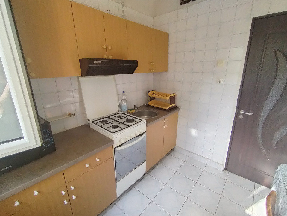 Apartament cu 2 camere de inchiriat in zona Complex Studentesc 12, foxfort.ro