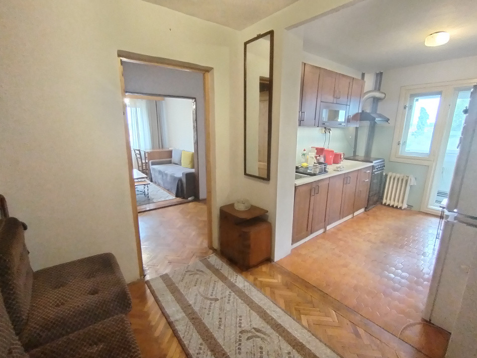 Apartament cu 3 camere de inchiriat in zona Olimpia-Stadion 7, foxfort.ro