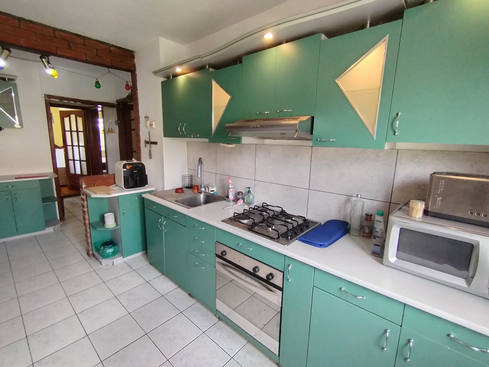 Apartament cu 3 camere de vanzare in zona Soarelui 2, foxfort.ro