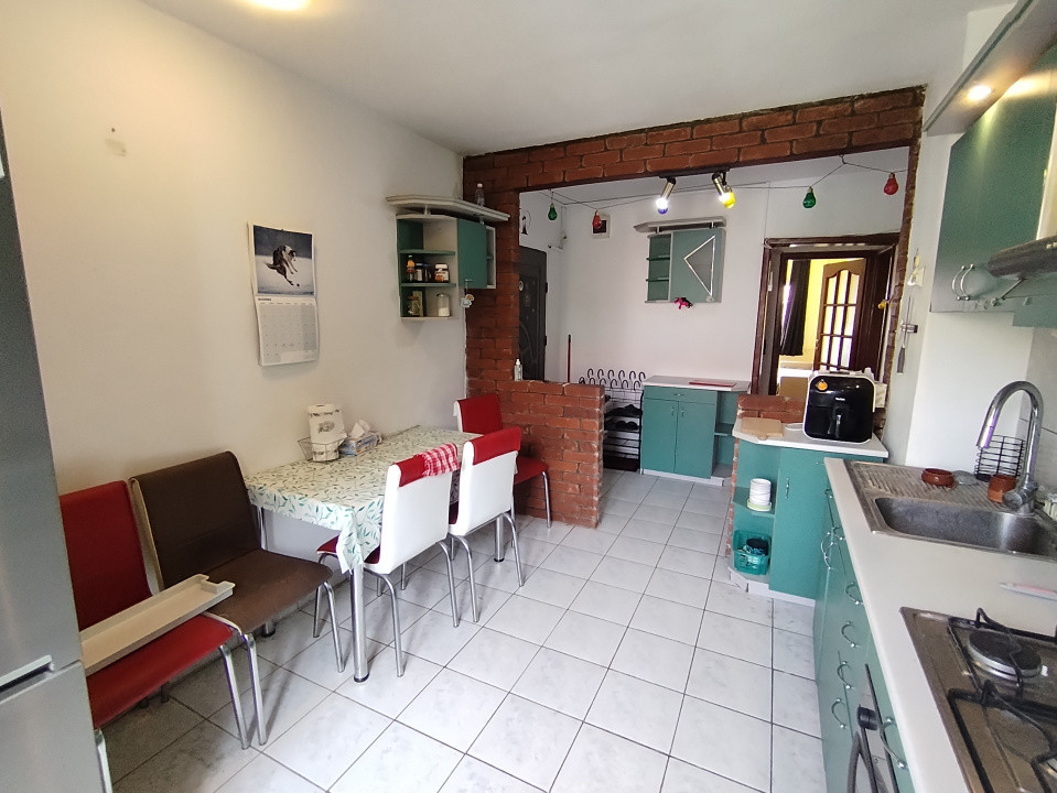 Apartament cu 3 camere de vanzare in zona Soarelui 3, foxfort.ro