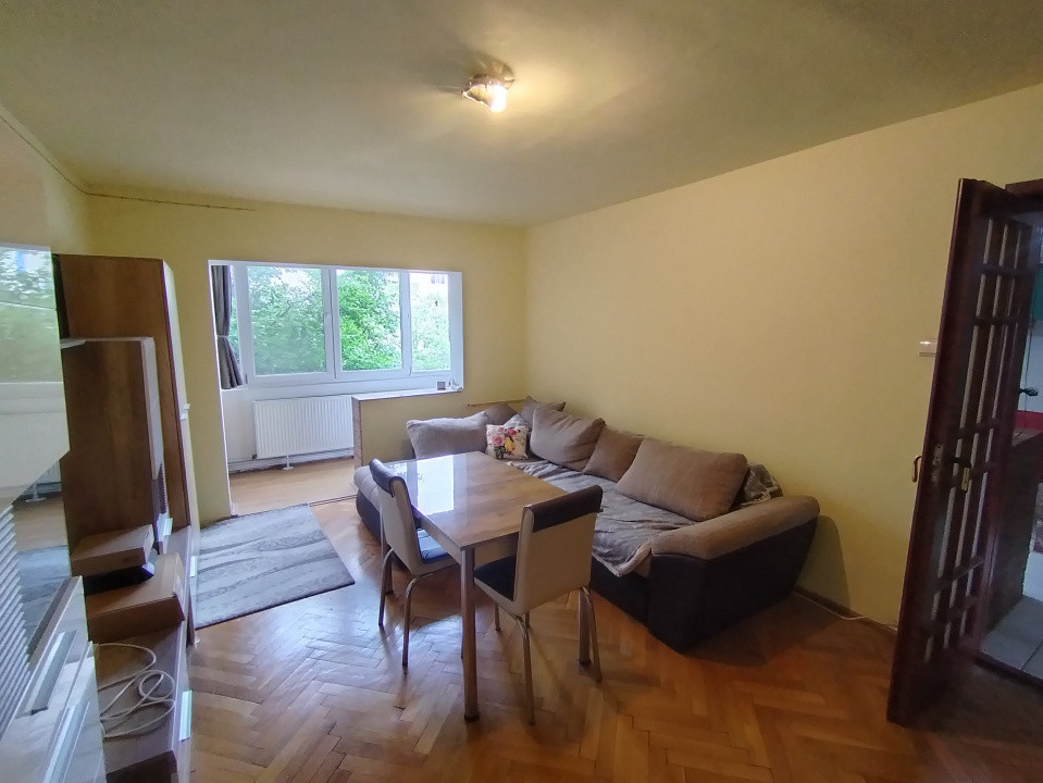 Apartament cu 3 camere de vanzare in zona Soarelui 9, foxfort.ro