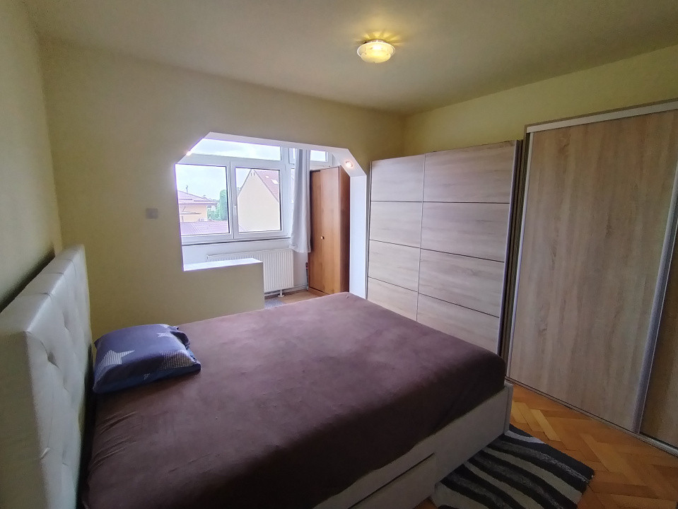 Apartament cu 3 camere de vanzare in zona Soarelui 12, foxfort.ro