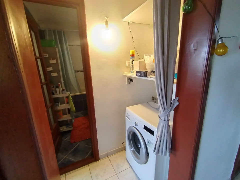 Apartament cu 3 camere de vanzare in zona Soarelui 18, foxfort.ro