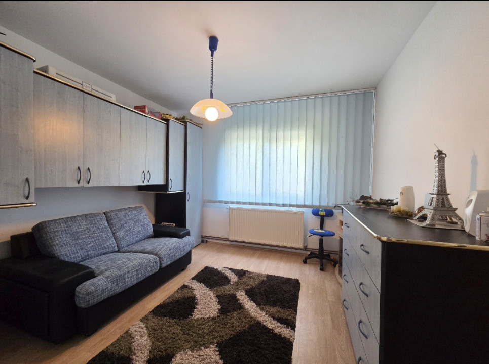 Apartament cu 2 camere de inchiriat in Arad, Micalaca 10, foxfort.ro
