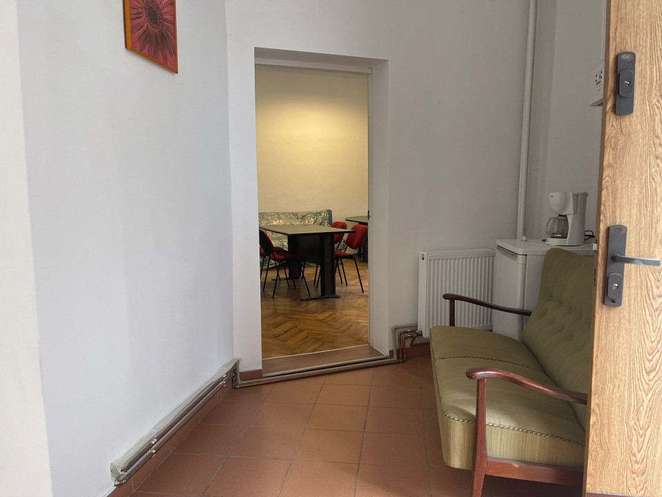 Birou  de inchiriat ultracentral Arad – gata pentru activitate 3, foxfort.ro