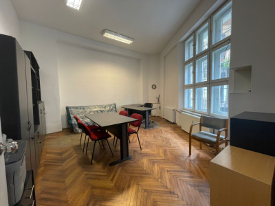Birou  de inchiriat ultracentral Arad – gata pentru activitate