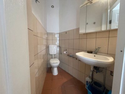 Birou de inchiriat ultracentral Arad – gata pentru activitate imagine mica 4, foxfort.ro