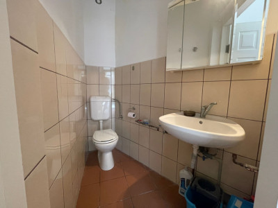 Birou de inchiriat ultracentral Arad – gata pentru activitate imagine mica 7, foxfort.ro