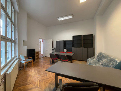 Birou de inchiriat ultracentral Arad – gata pentru activitate imagine mica 8, foxfort.ro