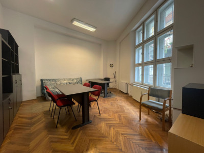 Birou de inchiriat ultracentral Arad – gata pentru activitate imagine mica 11, foxfort.ro