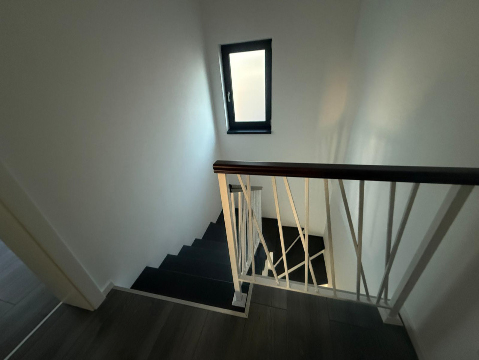Duplex 5 camere 124 mp utili, despartit prin carport, Chisoda 6, foxfort.ro