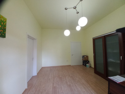 Apartament cu 3 camere de vanzare in zona | Take Ionescu | Cladire istorica imagine mica 3, foxfort.ro