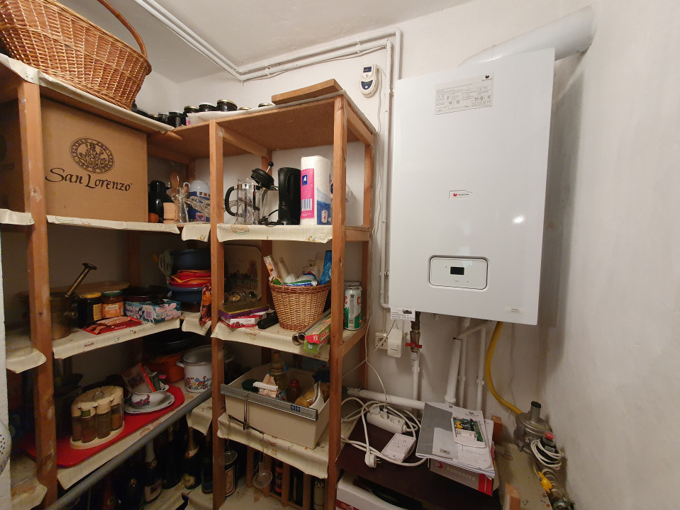 Apartament 3 camere, decomandat, etaj 1, zona Vladeasa  16, foxfort.ro