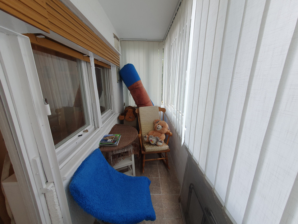 Apartament 3 camere, decomandat, etaj 1, zona Vladeasa  19, foxfort.ro