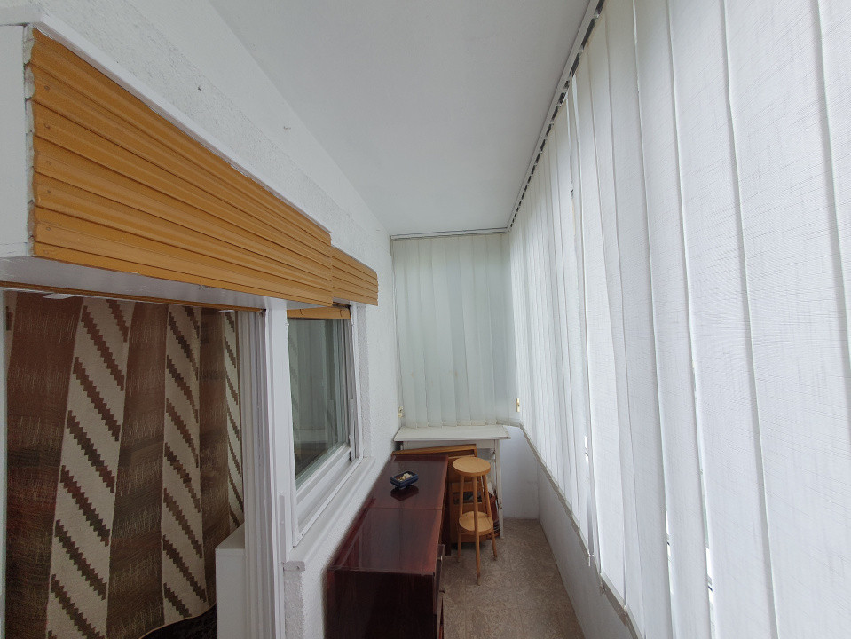 Apartament 3 camere, decomandat, etaj 1, zona Vladeasa  23, foxfort.ro