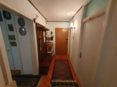 Apartament 3 camere, decomandat, etaj 1, zona Vladeasa  imagine mica 11, foxfort.ro