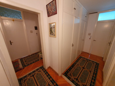 Apartament 3 camere, decomandat, etaj 1, zona Vladeasa  imagine mica 12, foxfort.ro