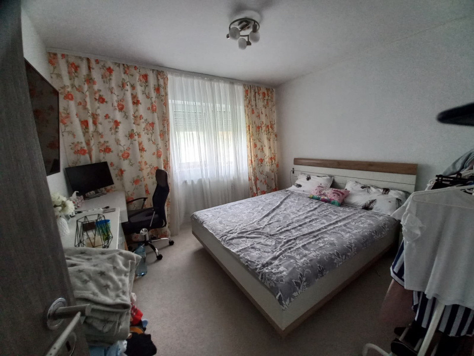 Apartament cu 3 camere de vanzare in zona Lipovei 3, foxfort.ro
