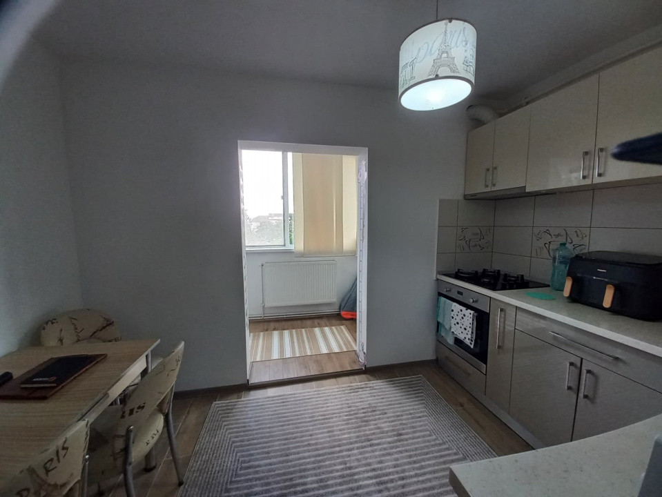 Apartament cu 3 camere de vanzare in zona Lipovei 6, foxfort.ro