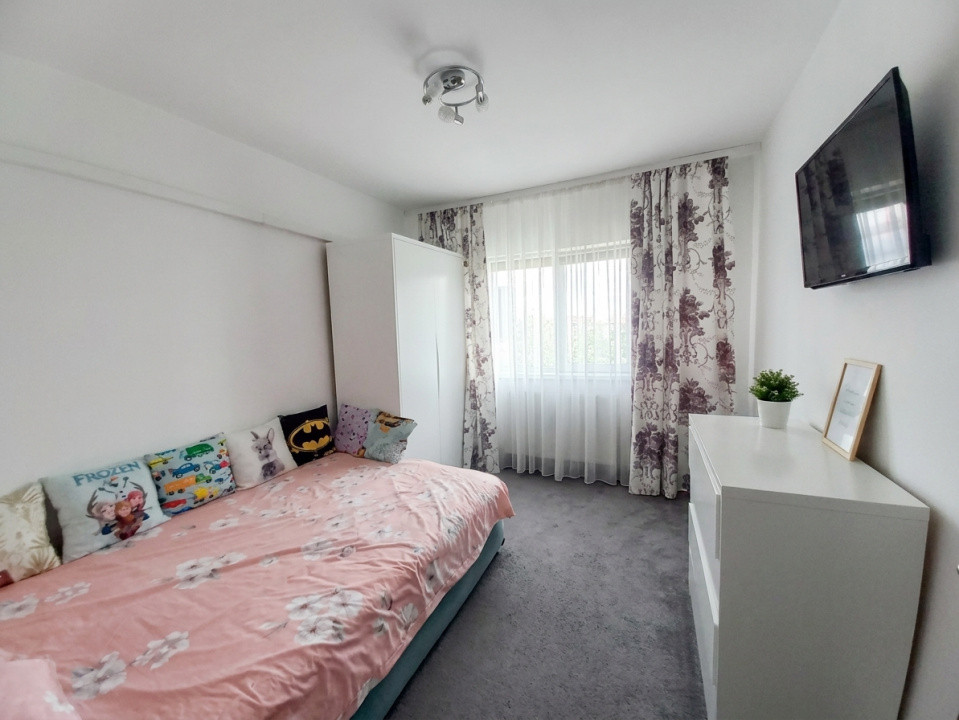 Apartament cu 3 camere de vanzare in zona Lipovei 4, foxfort.ro