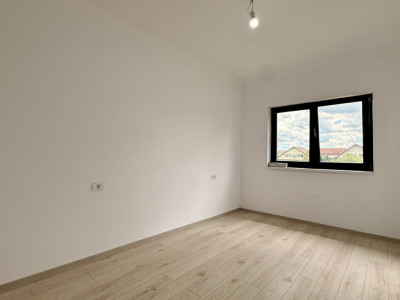 Apartament de vanzare, 3 camere - Zona excelenta - Mosnita imagine mica 3, foxfort.ro
