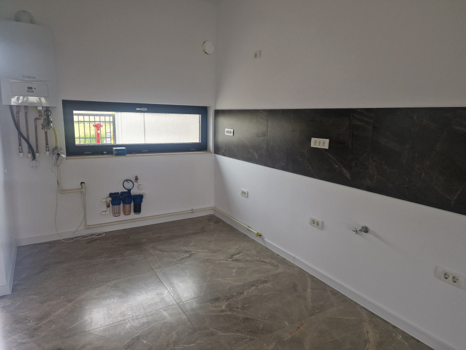 Duplex de vanzare cu 3 camere - zona Mosnita Noua 2, foxfort.ro