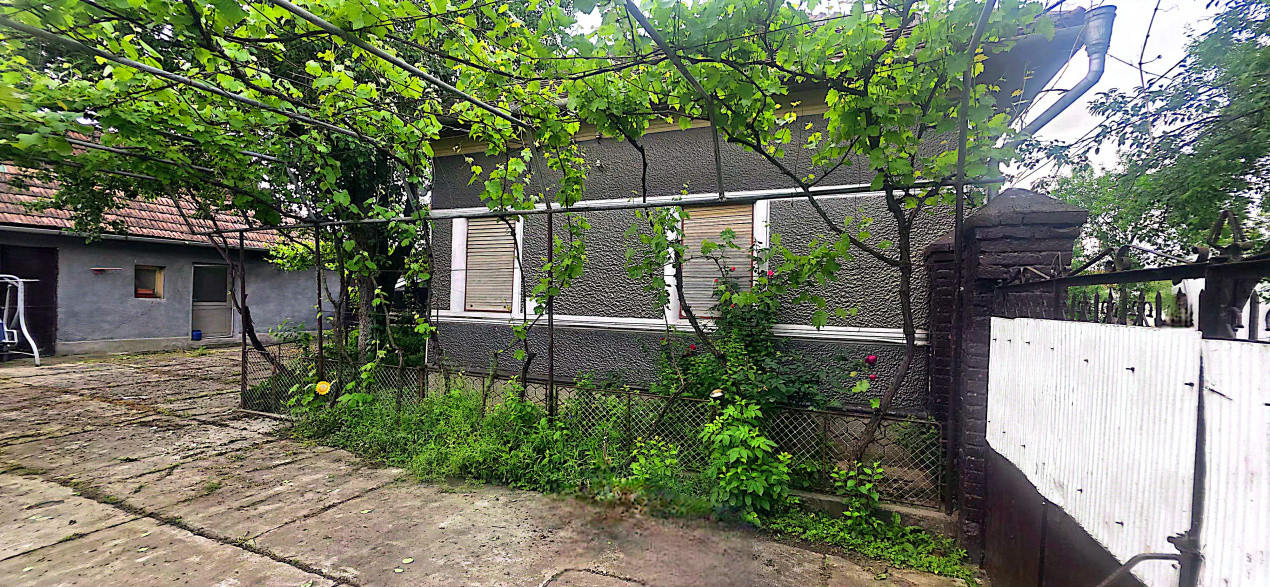 Casa individuala cu 5 camere de vanzare in localitatea Ineu 2, foxfort.ro