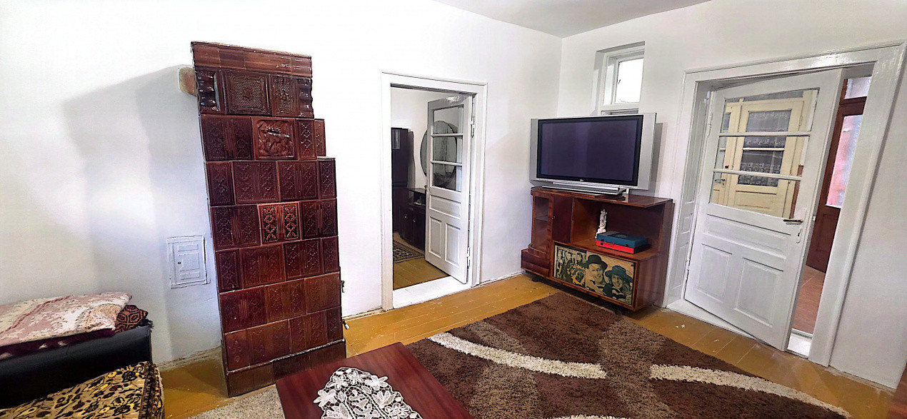 Casa individuala cu 5 camere de vanzare in localitatea Ineu 11, foxfort.ro