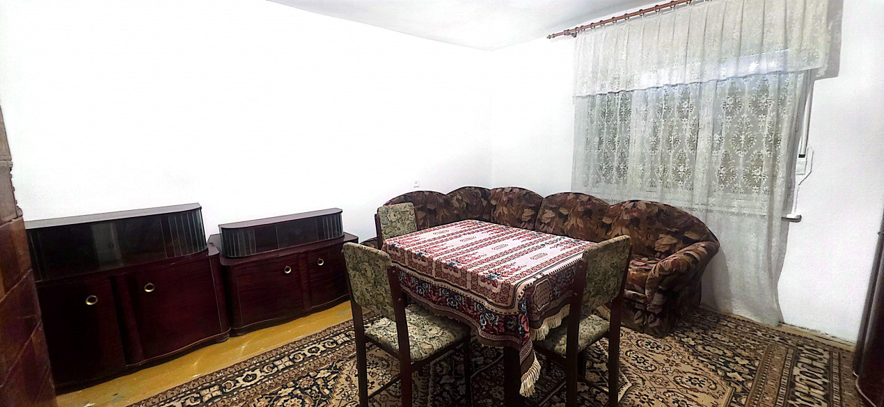 Casa individuala cu 5 camere de vanzare in localitatea Ineu 14, foxfort.ro