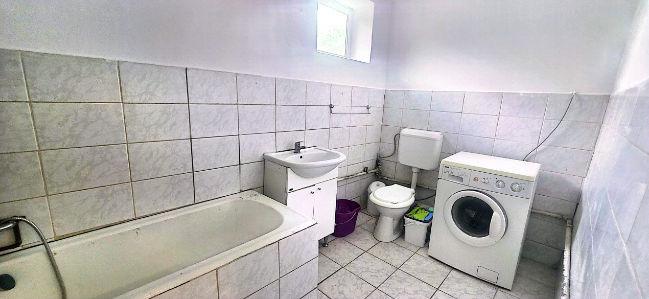 Casa individuala cu 5 camere de vanzare in localitatea Ineu 15, foxfort.ro