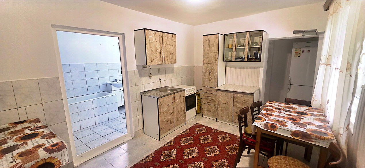 Casa individuala cu 5 camere de vanzare in localitatea Ineu 16, foxfort.ro