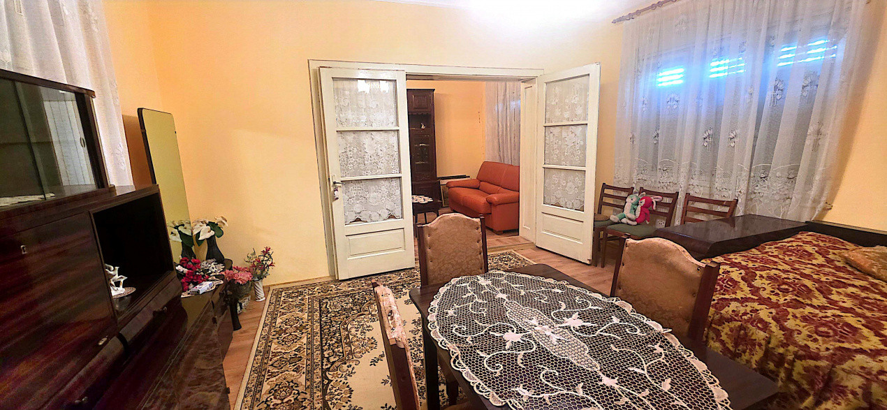 Casa individuala cu 5 camere de vanzare in localitatea Ineu 17, foxfort.ro