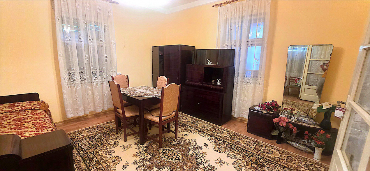 Casa individuala cu 5 camere de vanzare in localitatea Ineu 19, foxfort.ro