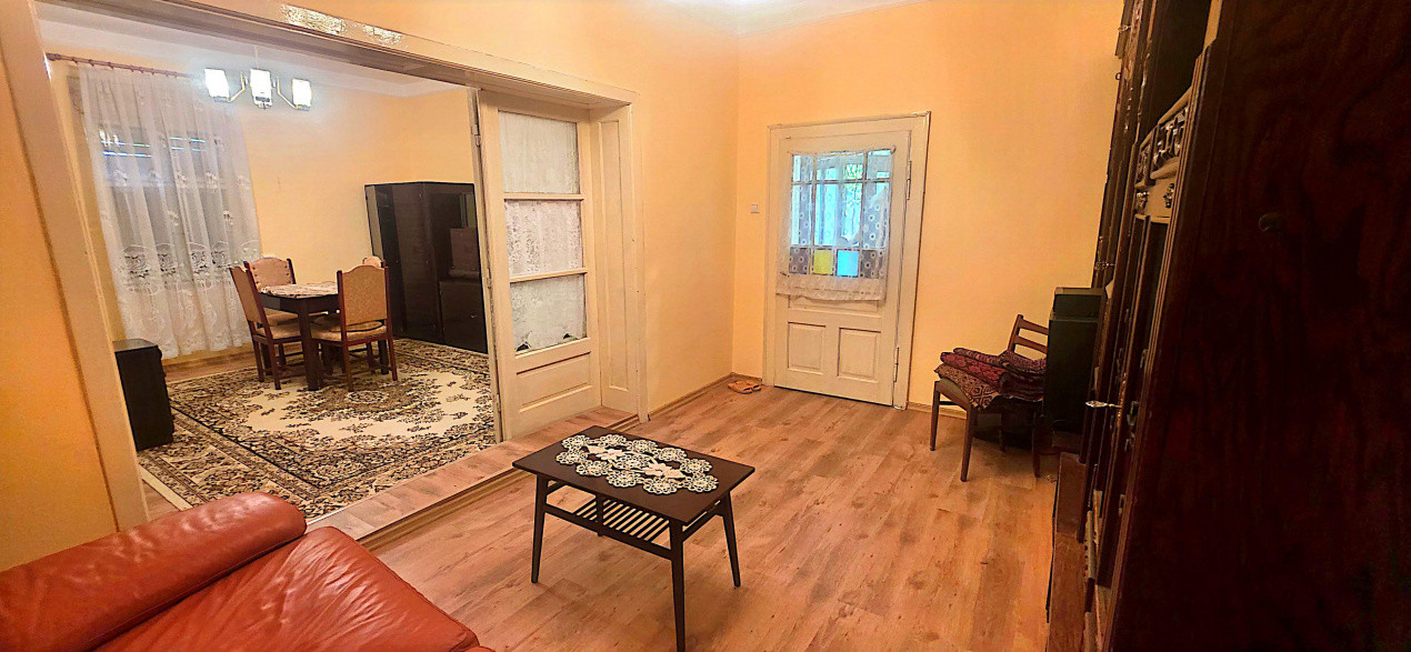 Casa individuala cu 5 camere de vanzare in localitatea Ineu 21, foxfort.ro