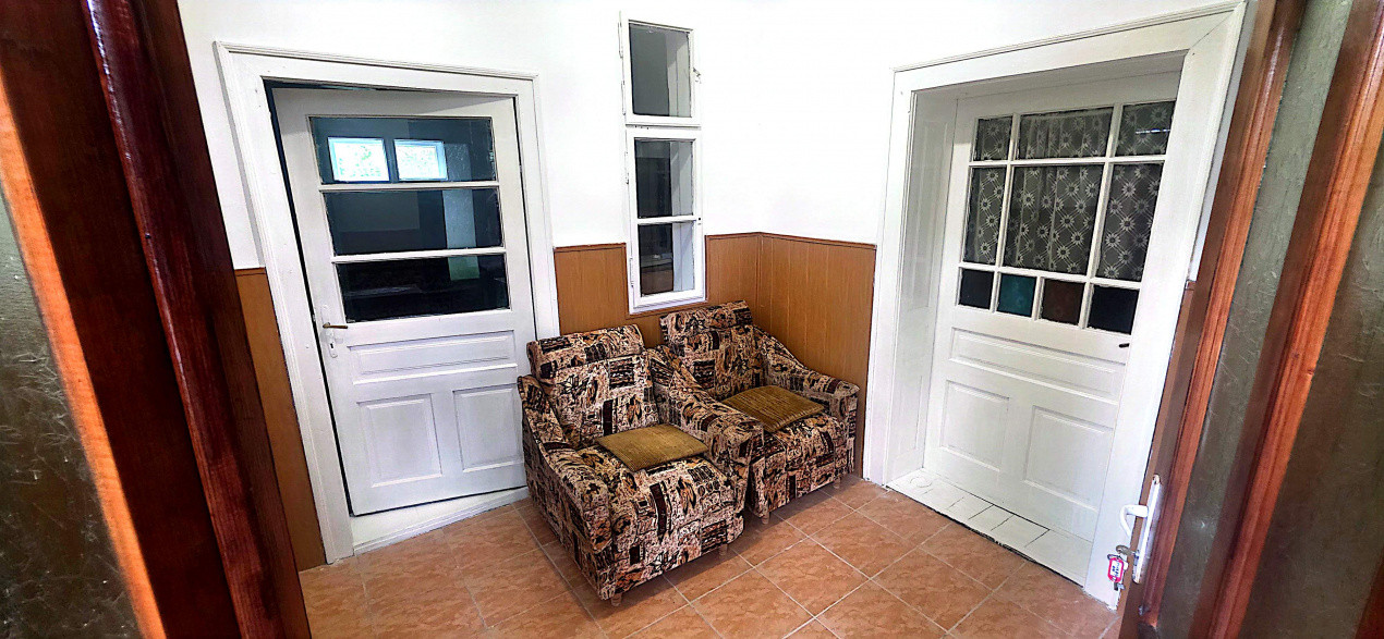 Casa individuala cu 5 camere de vanzare in localitatea Ineu 23, foxfort.ro